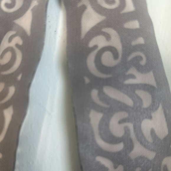 Victoria's Secret Black Bra with Lace Detail - Picture 4 of 10